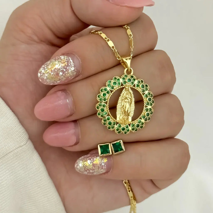 Conjunto De Dama Con Cadena De Tejido Caracol, Dije De La Virgen De Guadalupe Y Topos Verdes