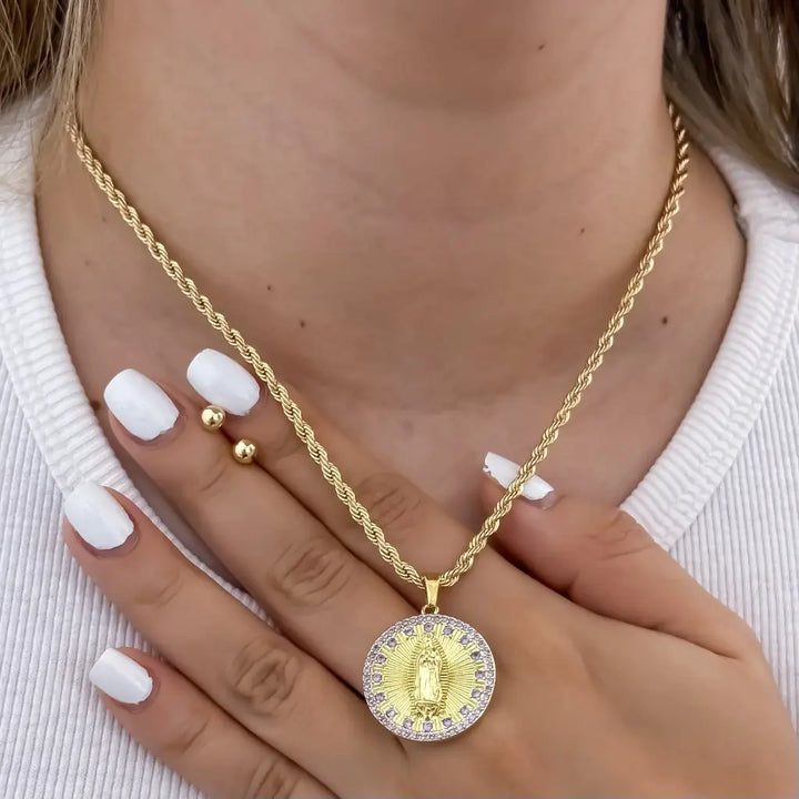 Conjunto De Dama Con Cadena De Tejido Lazo, Dije De La Virgen De Guadalupe Y Par De Topos Balin