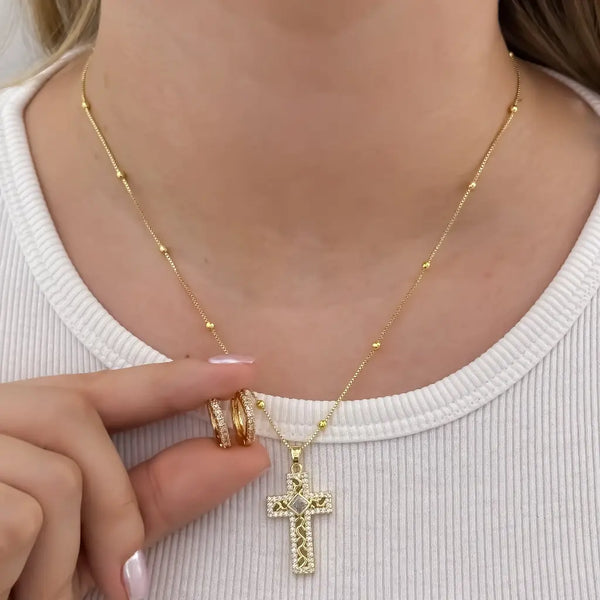 Conjunto De Dama Con Cadena De Tejido Veneciano Con Balines, Dije De Cruz Y Candongas Cristal