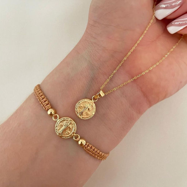 Cadena De Dama De Tejido Singapur de 50cm-1mm De Grosor + Dije de San Benito + Manilla De Tejido Macramé Con Balines de 4mm y Herraje de San Benito