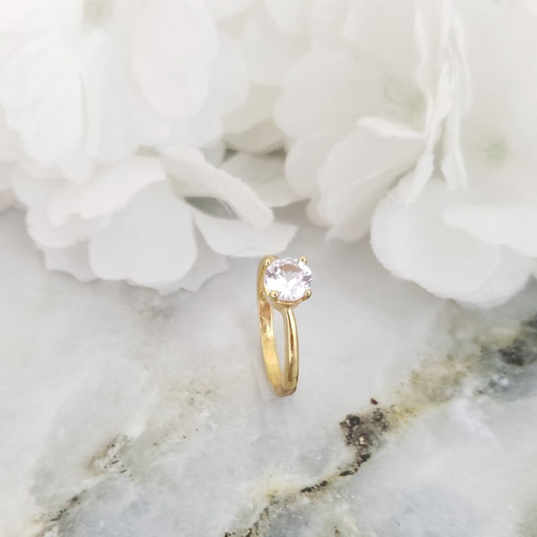 Anillo Fino De Dama Con Piedra Cristal