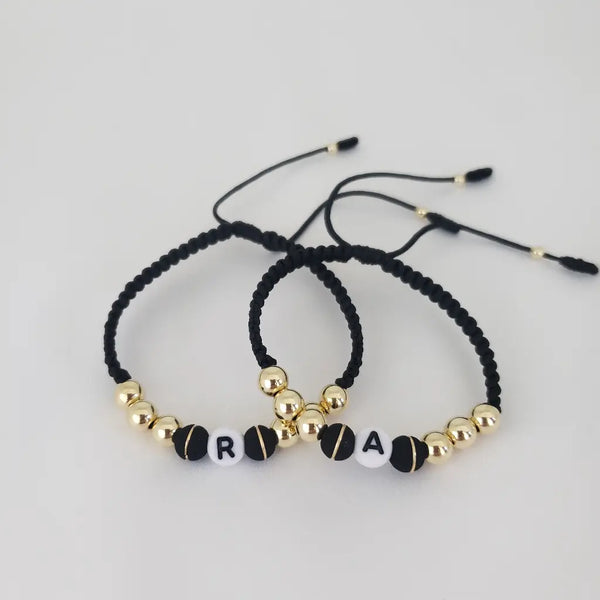 Manillas De Parejas De Tejido Macramé Con Balines Lisos, Neoprenos Y Piedras De Inicial + Envío Gratis