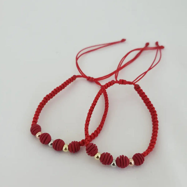 Manillas De Parejas De Tejido Macramé Con Neoprenos Rojos Rayados Y Balines Tres Oros + Envío Gratís